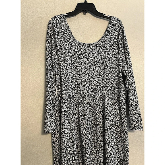 Old Navy Black/White Floral Long Sleeve Fit & Flare Size XXL - Picture 4 of 5
